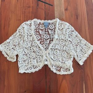 Rabbit Rabbit Rabbit Cream Crocheted Lace Bolero